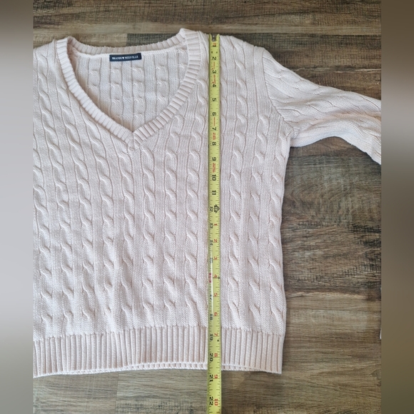 Brandy Melville Cropped Cable Knit Sweater size Small - Picture 9 of 12